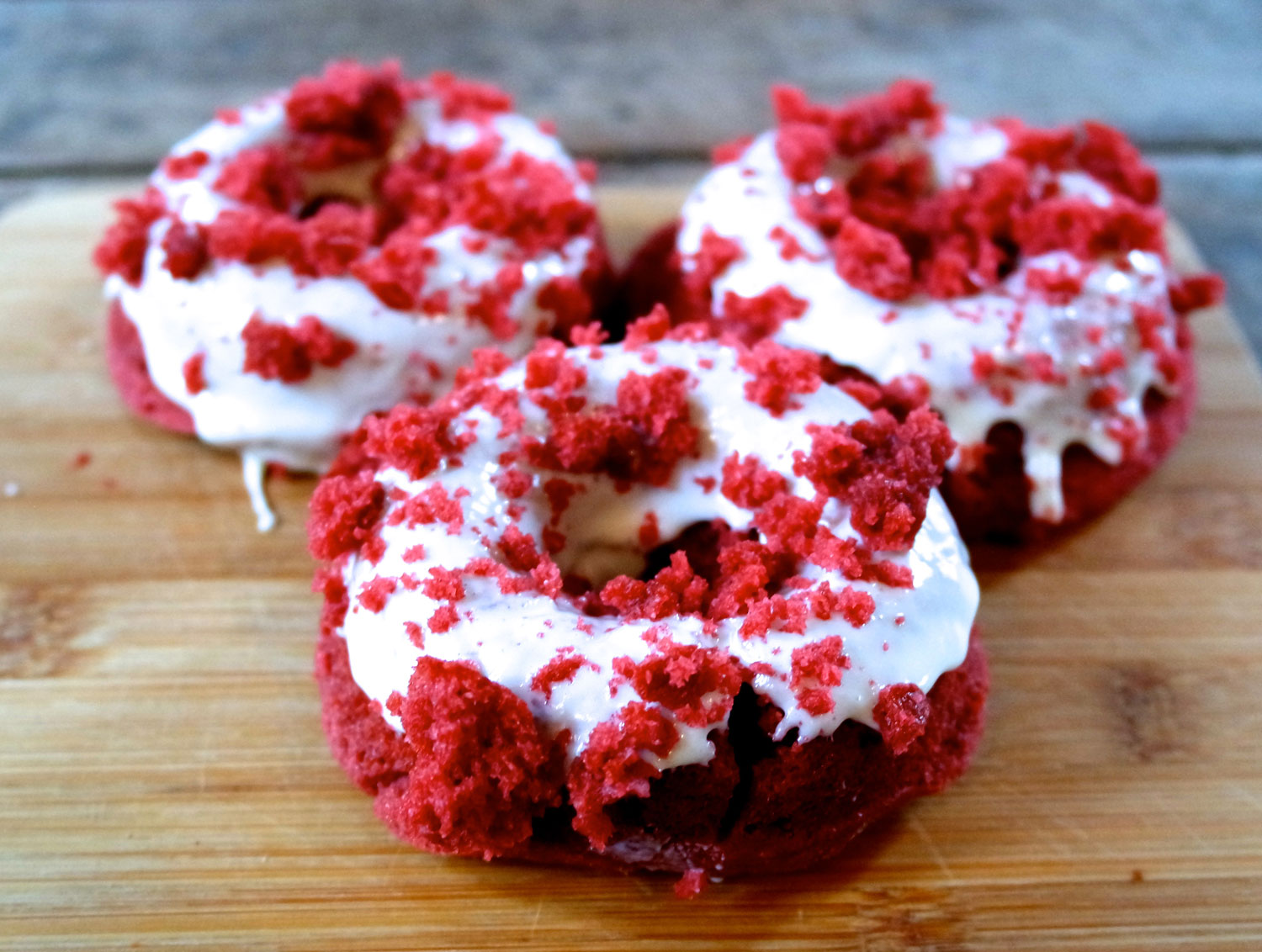 how-to-make-red-velvet-donuts